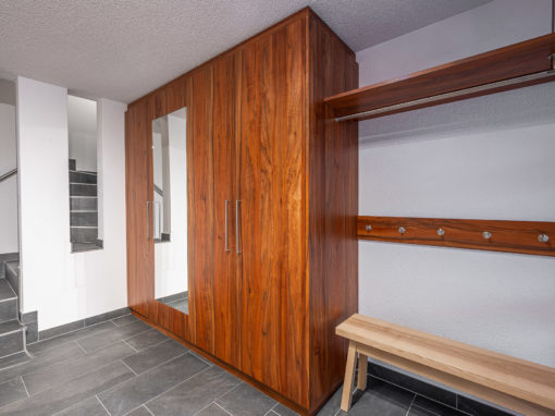 Garderobe Schwarzenbach