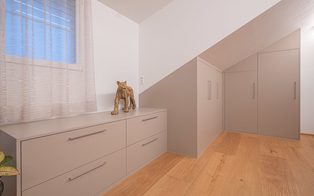 Kleiderschrank Oberuzwil