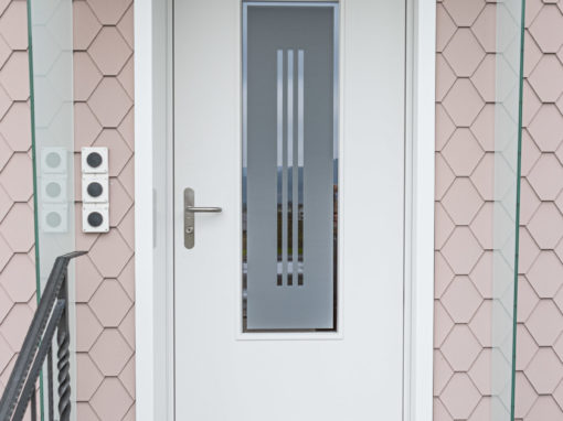 Haustüre mit Windfang Schwarzenbach
